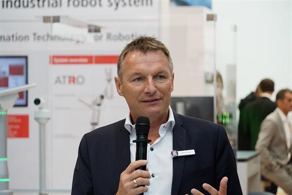 Bild: Die PS müssen  auf die Straße