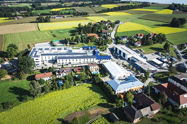 Bild: Der oberösterreichische Werkzeugbauer Haidlmair bricht Rekorde und freut sich im Geschäftsjahr 2022/23 über den bisher besten Umsatz in der Unternehmensgeschichte.