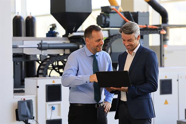 Bild: KI verspricht der Industrie enorme Effizienzgewinne. Doch viele Projekte scheitern in der Umsetzung. 