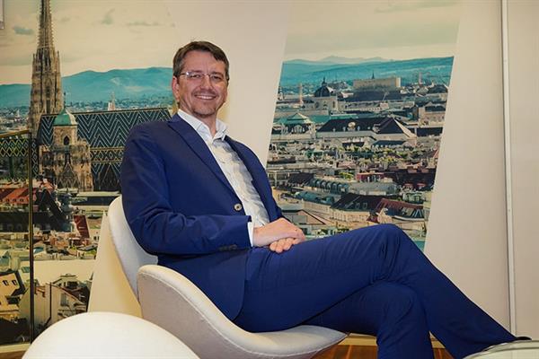 Bild: Aon hat genau im Blick, welchen Risiken sich Unternehmen global und in Österreich stellen müssen. Als Experten für Risikomanagement stehen sie an der Seite ihrer Kunden.