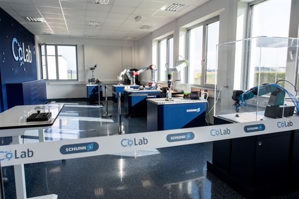 Bild: Roboter-Applikationszentrum eröffnet