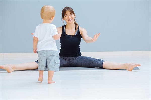 Bild: Millionen Österreicher:innen stellen sich täglich der Mammutaufgabe, Familie und Job miteinander zu vereinbaren.