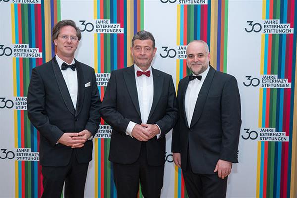 Bild: Das Jahr 2024 steht bei Esterhazy im Zeichen des 30-jährigen Jubiläums. Mit drei unauflöslichen Stiftungen wurde die Voraussetzung für wachstumsstarke Wirtschaftsbetriebe geschaffen. 