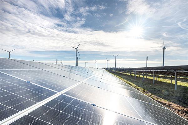 Bild: Seit Anfang März produziert der größte Solarpark in der Unternehmensgeschichte der ImWind Erneuerbare Energie GmbH im burgenländischen Nickelsdorf nachhaltigen Sonnenstrom.