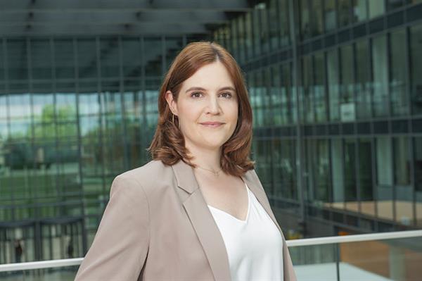 Bild: Barbara Hotwagner gewinnt den Microsoft Power Women in Tech Award 2024. Die Auszeichnung würdigt Hotwagners Karriere in der IT-Branche sowie bei Zühlke ...