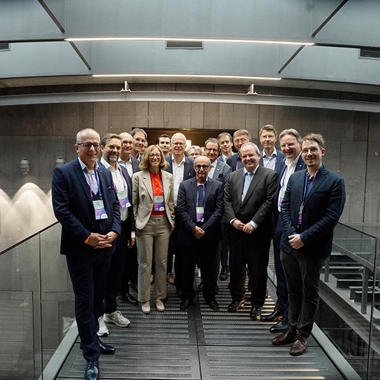 Bild: Durch datenbasierte Zusammenarbeit stärkt Österreich seine Position im globalen Wettbewerb und zeigt, wie vertrauensvolle, verteilte Datenökosysteme die Industrie voranbringen können.