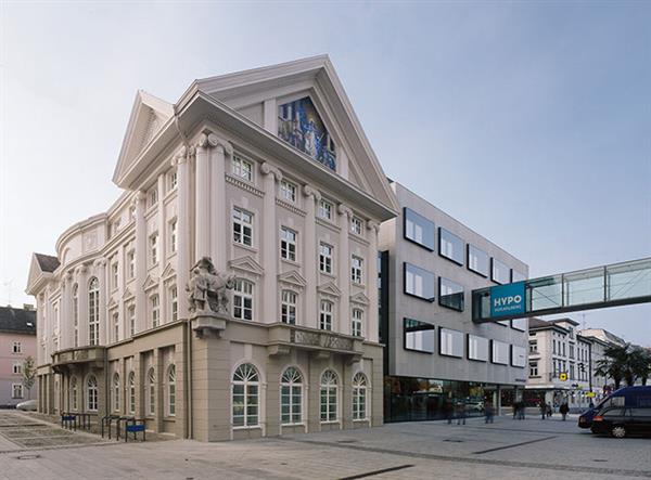 Bild: Die ersten sechs Monate des Jahres 2024 sind für den Vorstand der Hypo Vorarlberg insgesamt zufriedenstellend verlaufen.  Auch die Eigenkapitalsituation ist weiterhin stabil.