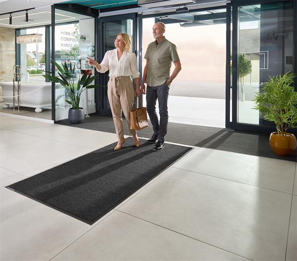 Bild: SALESIANER Gruppe: Wenn Premium-Mattenservice, dann richtig!