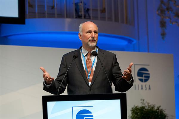 Bild: Der an ÖAW, IIASA und Uni Wien tätige Demograf erhält den am höchsten dotierten Bildungspreis der Welt für seine Forschungen zu Bildung als Schlüssel für nachhaltige Entwicklung.