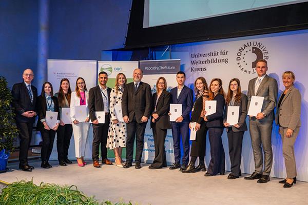 Bild: Bei den Danubius Awards 2024 wurden 16 Forschende aus dem Donauraum geehrt. 14 Nachwuchstalente erhielten den „Danubius Young Scientist Award“.