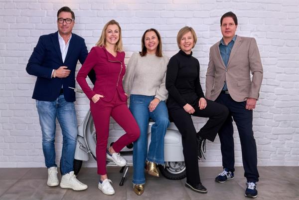 Bild: IT:U setzt auf adverserve und Schürz & Lavicka