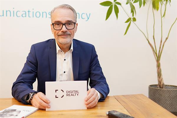 Bild: Martin Madlo, Managing Director Austria von Digital Realty, spricht im Interview über die Bedeutung von Rechenzentren und Digitalisierung für Österreich, aktuelle Herausforderungen ...