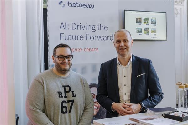 Bild: Digital Workplace & KI auf Schiene