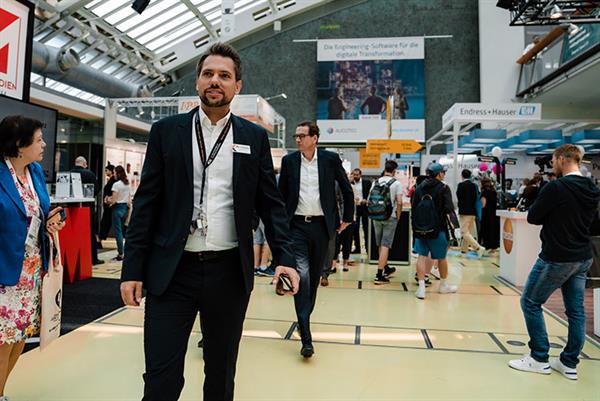 Bild: Auf der Smart Automation Austria 2025 dreht sich alles um die Zukunft der ­Industrie. 