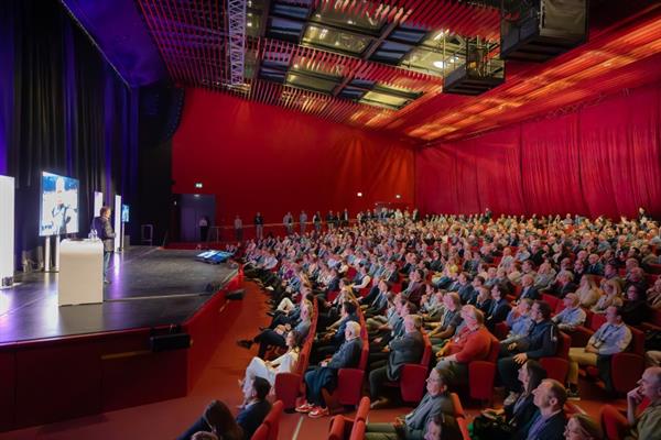 Bild: Volles Haus bei DIGITAL X in Wien