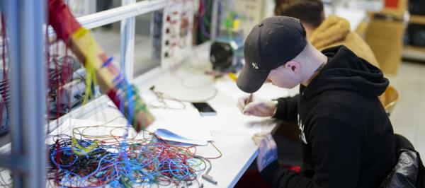Bild: Arbeitslosigkeit steigt: 392.600 im April auf Jobsuche