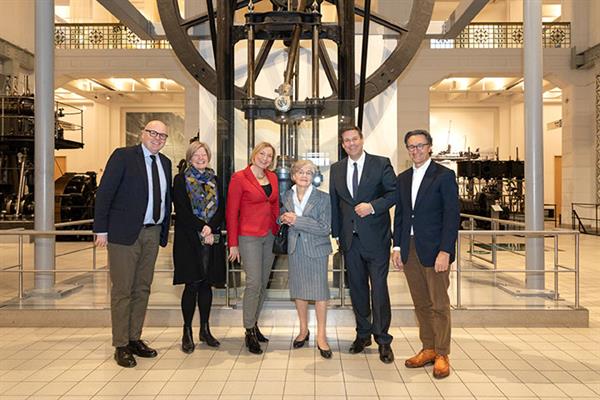 Bild: Außerhalb von Österreich steht der Name Hoerbiger nicht für Schauspielkunst, sondern für einen großen Erfinder und einen Weltkonzern. Eine Unternehmenssparte befindet sich in Wien.