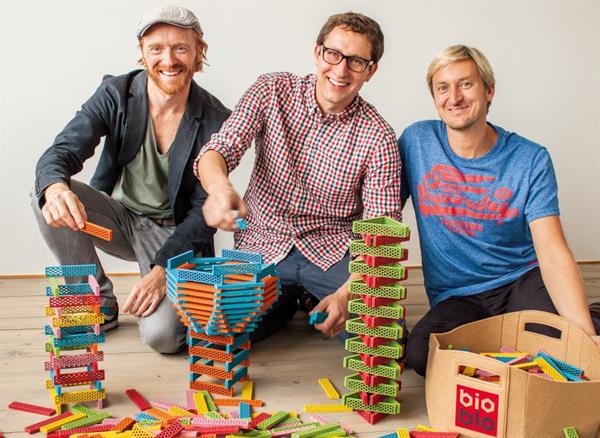 Bild: Erst bechern, dann bauen