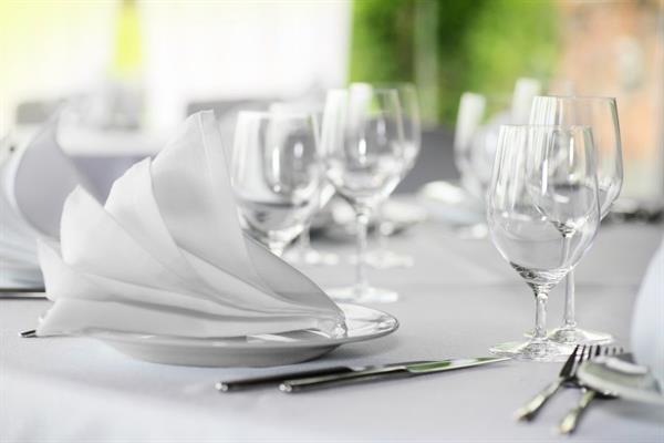 Bild: Linen2GO deckt jetzt auch den Tisch