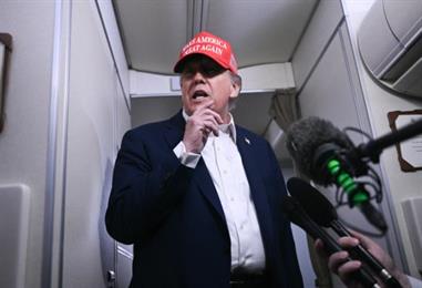 Bild: Trump: Zollbriefe an 12 Länder unterzeichnet