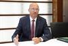 Bild: Reinhard Schwendtbauer, Generaldirektor der Raiffeisenlandesbank OÖ, im Interview.