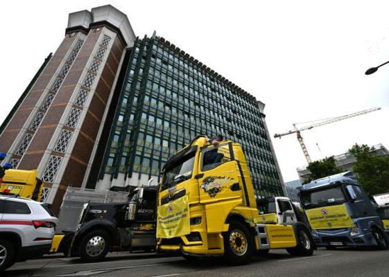 Bild: Lkw-Maut 2026 - Regierung einigt sich auf Konsens