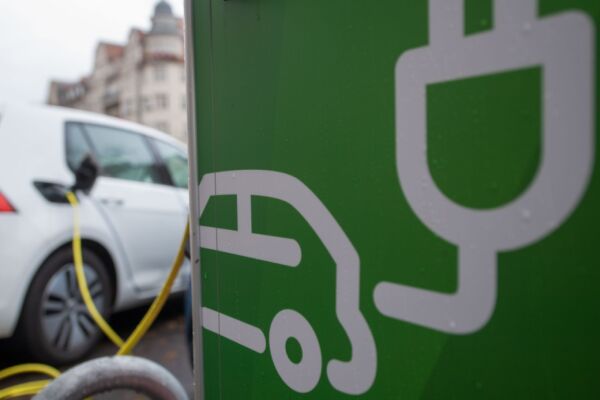 Bild: Laden von E-Autos soll zukünftig weiter vereinfacht werden