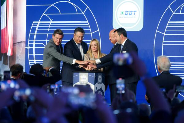 Bild: Brennertunnel-Durchschlag, nur ein Fünkchen-Transit-Hoffnung