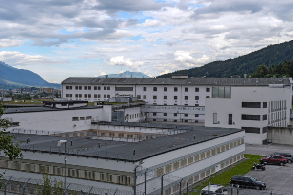 Bild: Benko vor Prozess bereits nach Innsbruck überstellt