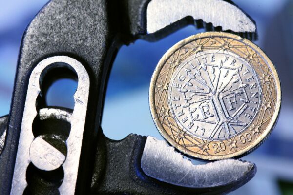 Bild: S&P senkt Einstufung: Frankreich drohen höhere Zinszahlungen