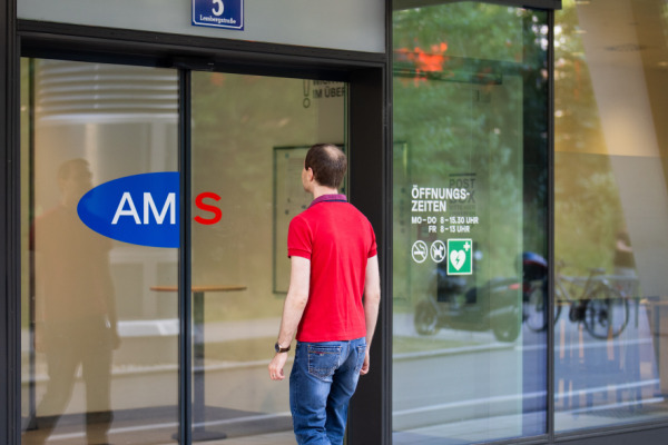 Bild: Seltener Zuverdienst für Arbeitslose ab 2026