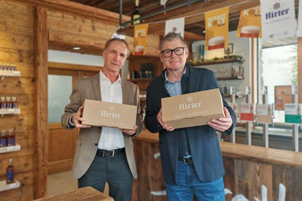 Bild: Hirt mit neuen, nachhaltigen Verpackungen