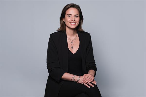 Bild: Konstant aus der Komfortzone: Sara Leitão war schon in Saudi-Arabien, UK, Afrika und Schweden tätig. Seit März leitet sie J&J Innovative Medicine Austria.