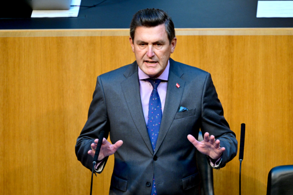 Bild: Hanke lehnt Ryanair-Forderung nach Flugabgabenstreichung ab