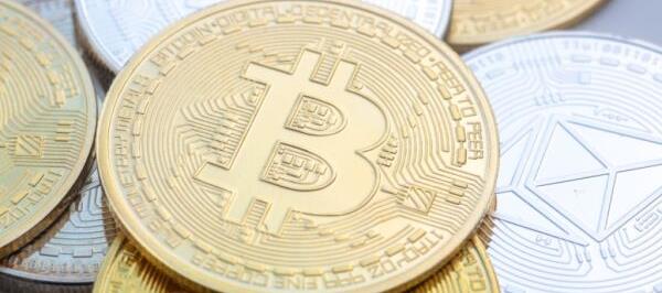 Bild: Bitcoin fällt zeitweise unter 100.000 Dollar