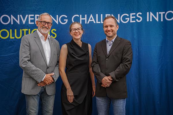 Bild: Generationswechsel bei Ginzinger Electronic Systems