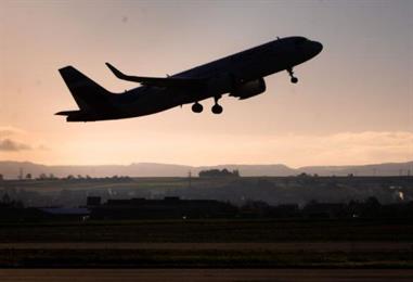 Bild: Spanien und Frankreich für Abgabe auf Luxus-Flugreisen