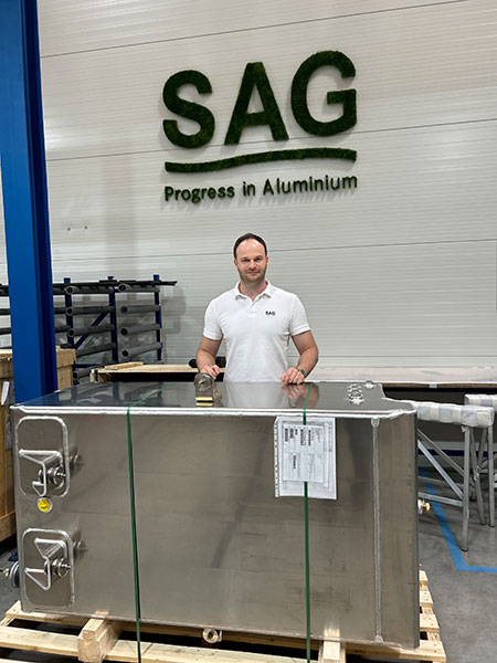 Bild: Erfolgreicher Auftragseingang für Alu-Fenstersysteme für U-Bahnen, Nahverkehrs- und Fernreisezüge in vier Ländern. SAG baut Position als Systemlieferant der Bahnindustrie weiter aus.