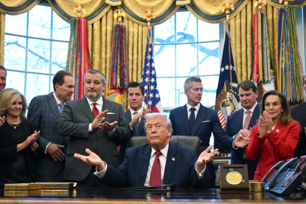 Bild: Trump will Kraftstoffvorgaben für Autos lockern