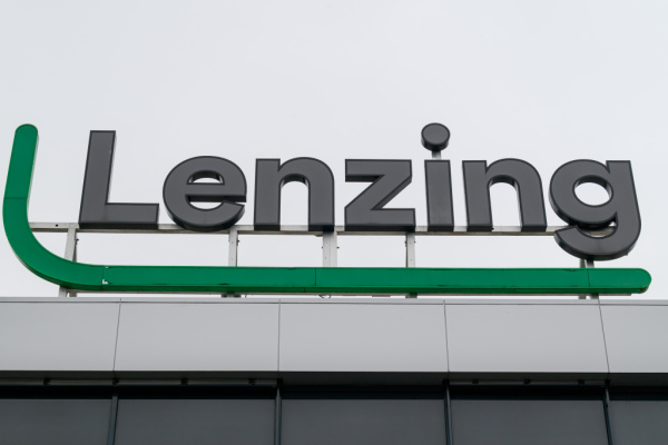 Bild: Lenzing-CEO Aggarwal geht mit Ende Jänner 2026