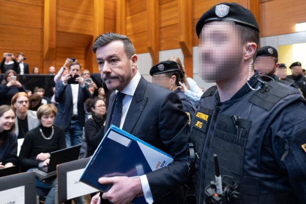 Bild: Bedingte Haft für René Benko, Ehefrau freigesprochen