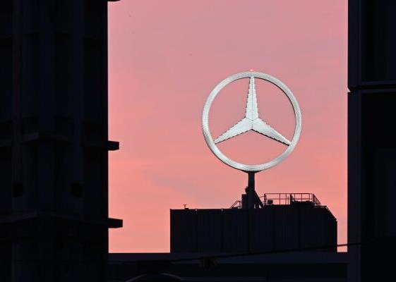 Bild: Mercedes-Benz: Millionen-Vergleich im Diesel-Streit