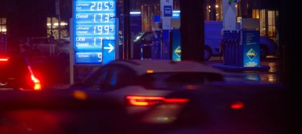 Bild: Spritpreiserhöhungen weiter nur mittags erlaubt