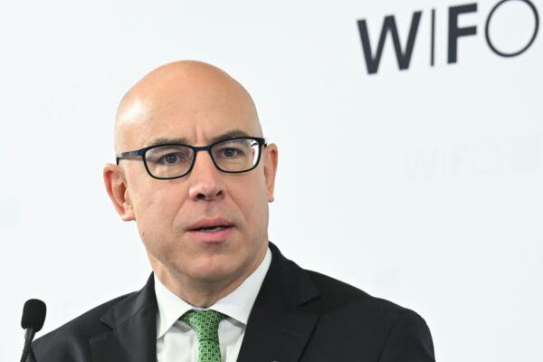 Bild: Wifo-Chef sieht leichten Aufschwung in der Industrie