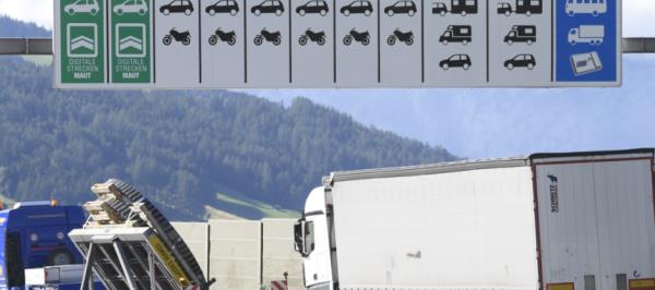 Bild: Weniger Pkw, aber mehr Lkw 2025 am Brenner