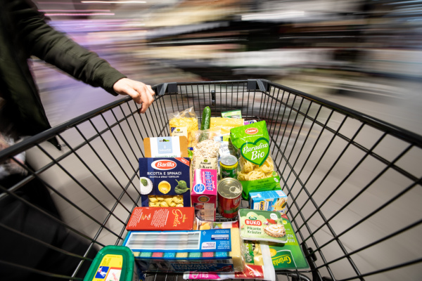 Bild: Rabatte - Gericht verhandelt VKI-Klagen gegen Supermärkte