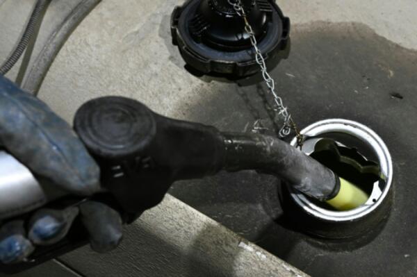 Bild: Spritpreise: Regierung leitet Sonderuntersuchung ein