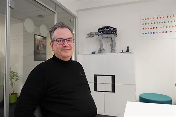 Bild: Alexander Penev, CEO von ByteSource, im Gespräch über den  steinigen Weg zum ersten AWS Premier Tier Partner Österreichs, ­darüber, warum Intelligenz wichtiger als „Muskelkraft“ ist ...