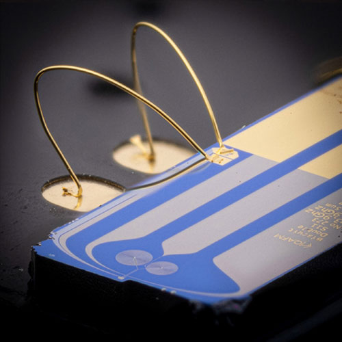 Bild: Nano-Membran für künftige Quanten-Messtechnik: Nanomechanische Systeme der TU Wien sind nun so präzise und klein, dass sie künftig für ultrahoch­auflösende Rasterkraftmikroskope genutzt werden können.