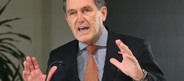 Bild: Minister Hanke will heimische Eisenbahnindustrie stärken